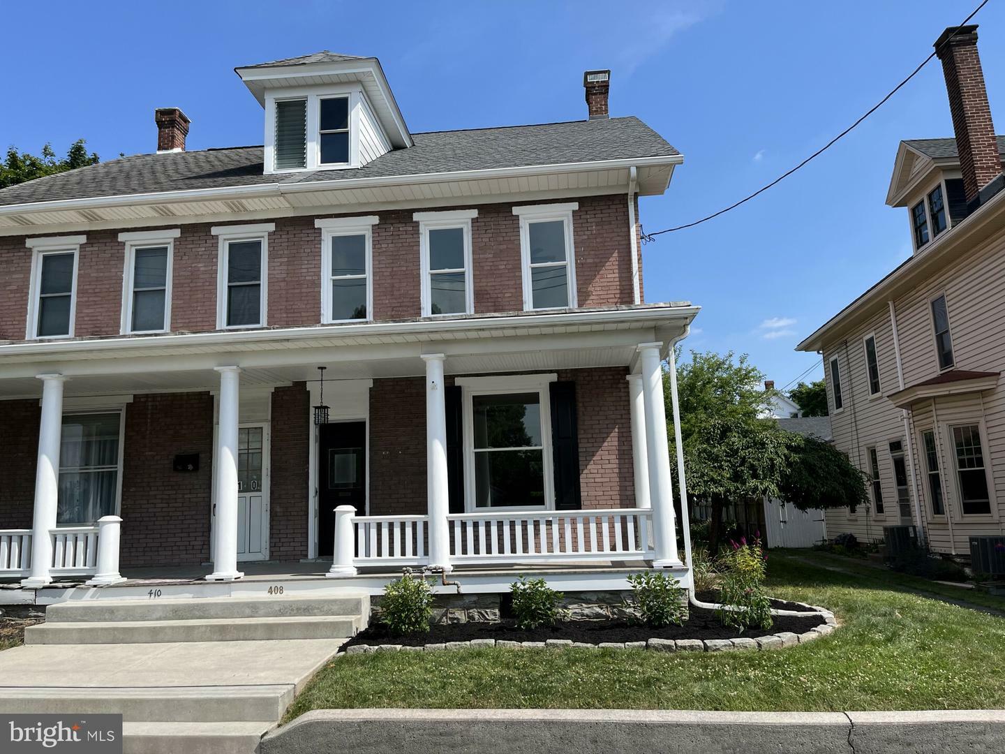 Property Photo: 408 E Cherry Street PA 17078