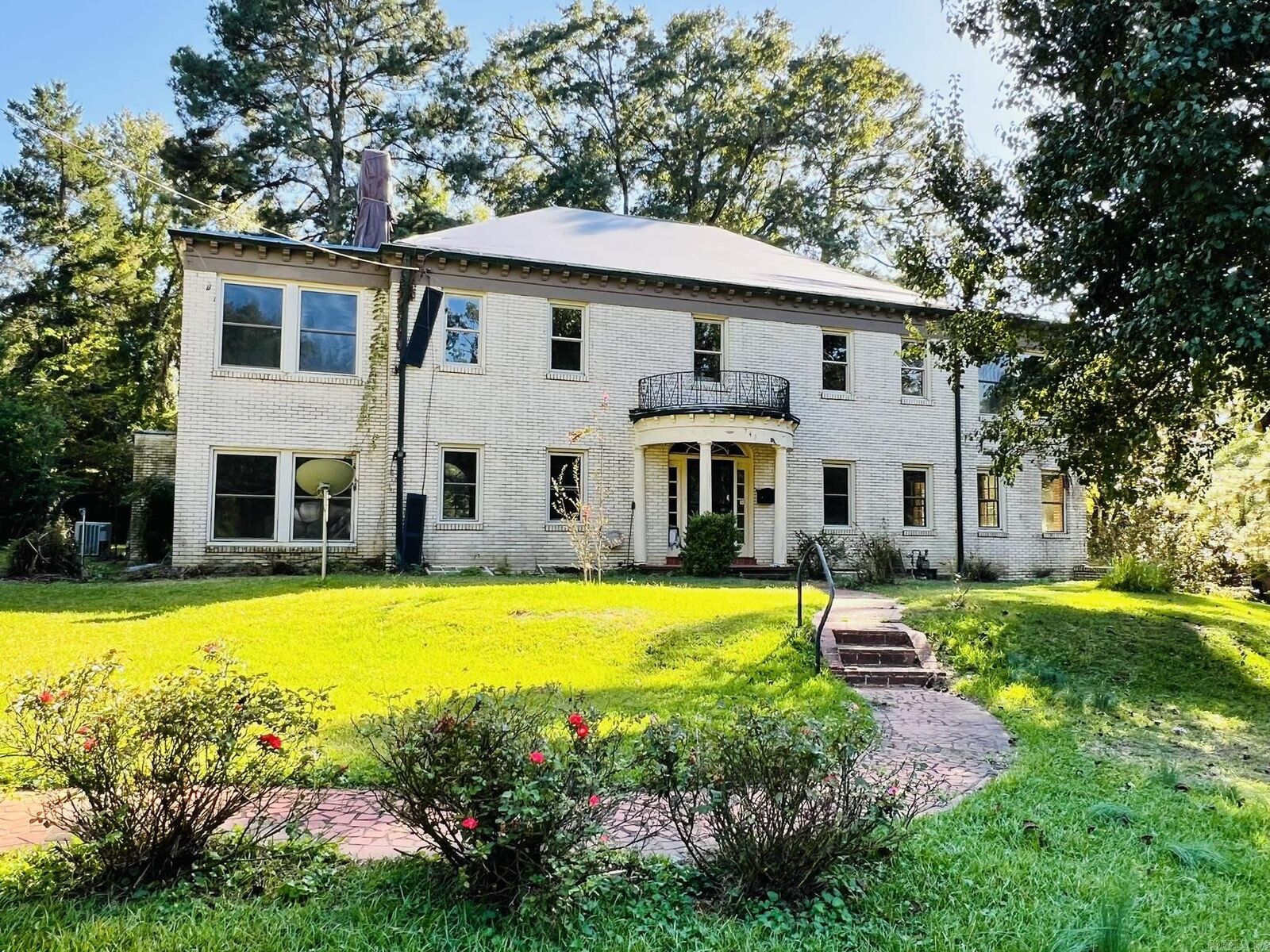 Property Photo:  743 Graham Street  AR 71701 