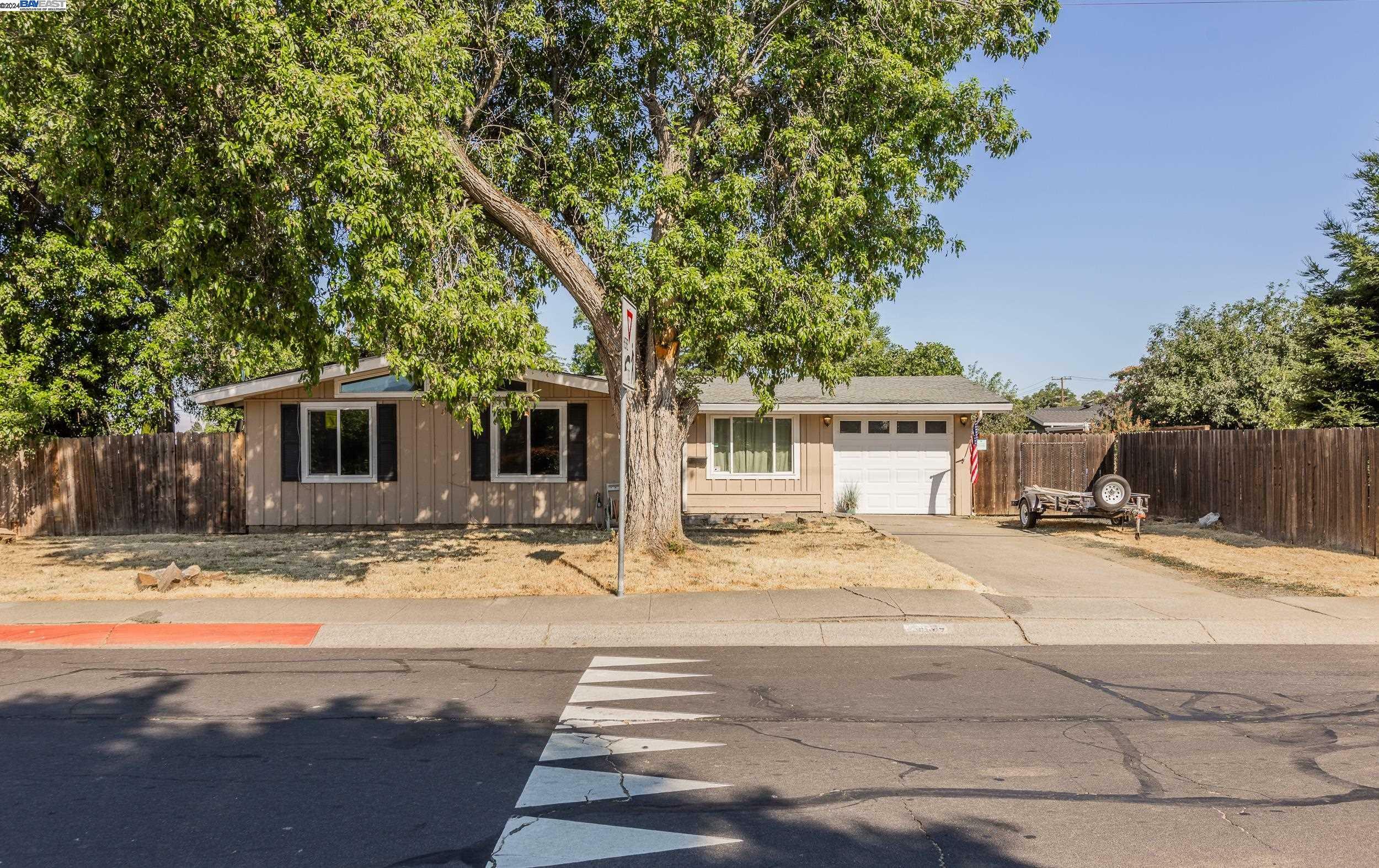 Property Photo:  3367 Esperanza Dr  CA 94519 