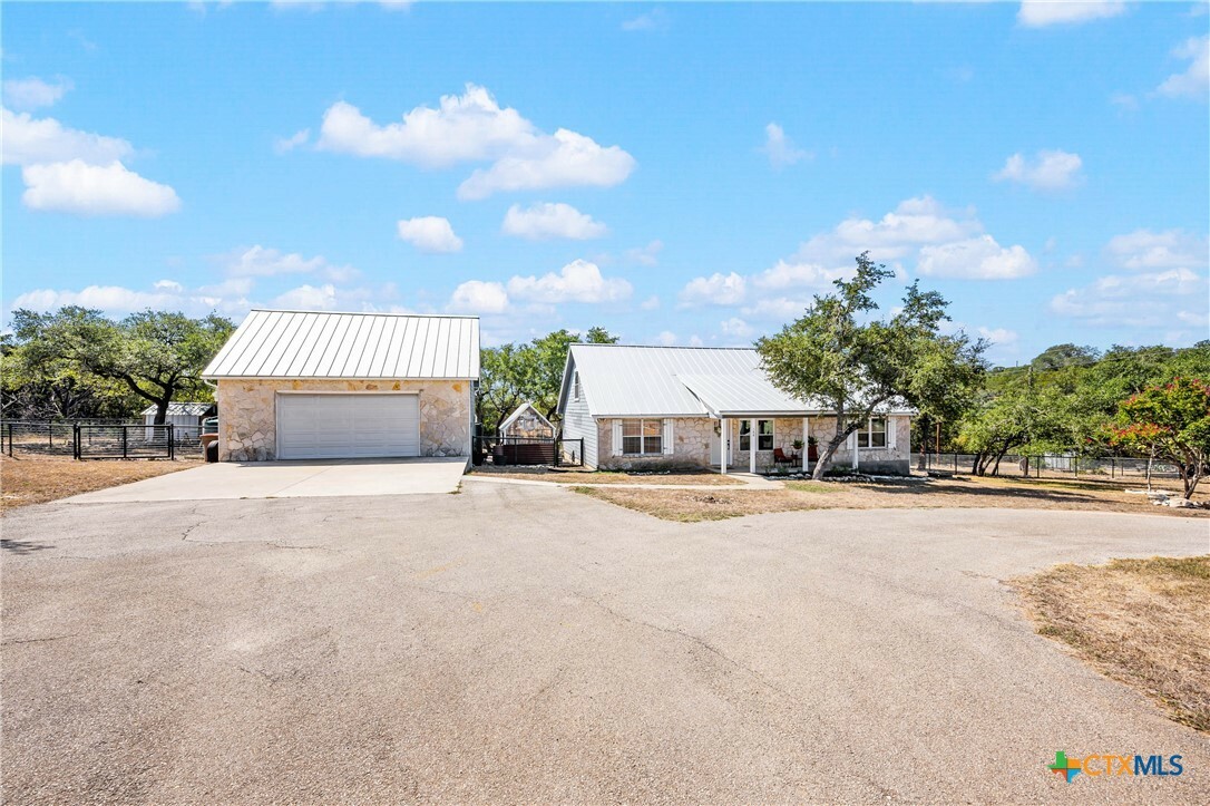 Property Photo:  188 Thoroughbred Lane  TX 78070 