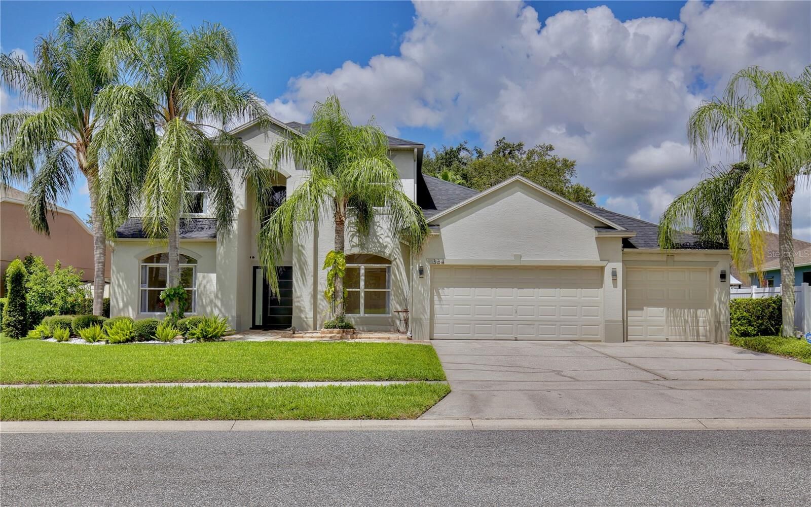 Property Photo:  324 Fieldstream Boulevard  FL 32825 