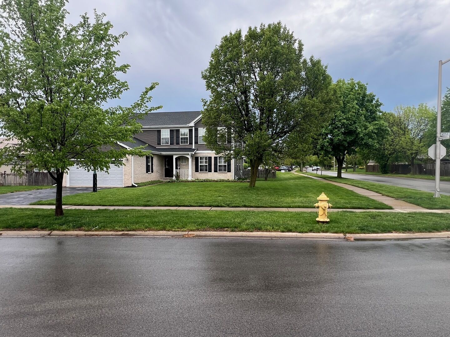 Property Photo:  1744 Apple Valley Road  IL 60490 