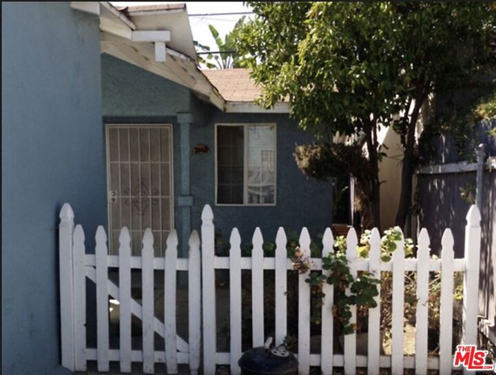 Property Photo: 3148 Madera Avenue CA 90039