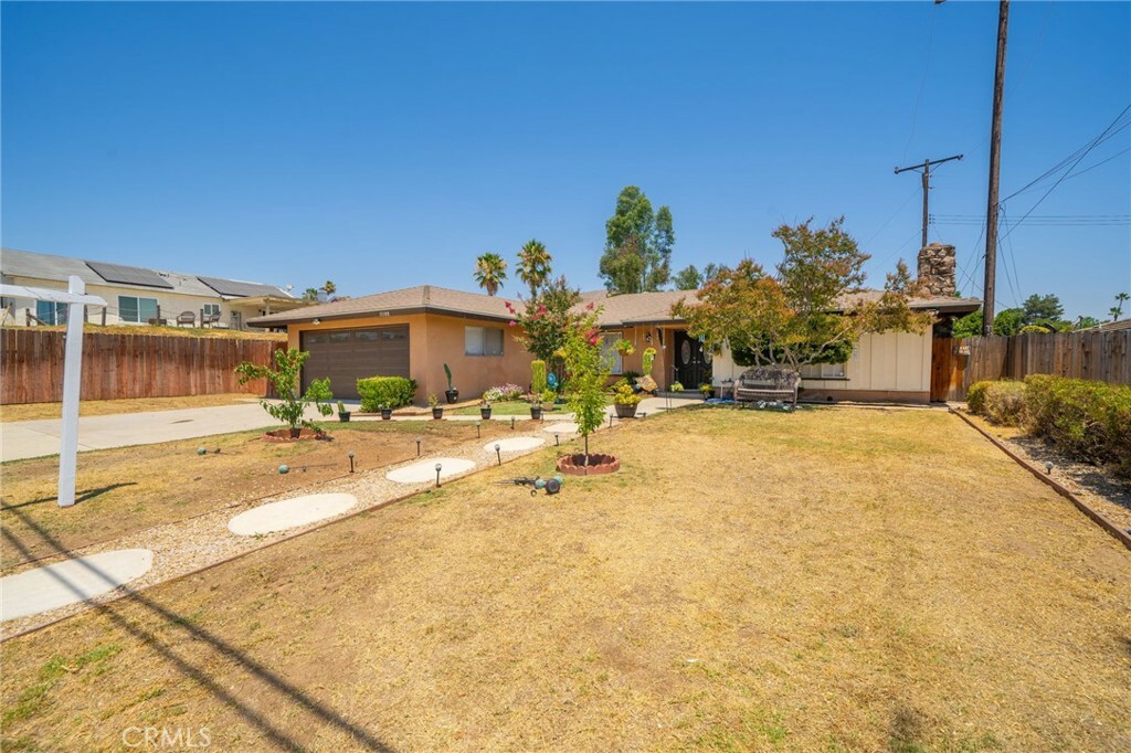 Property Photo:  11180 Davis Street  CA 92557 