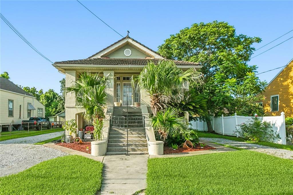 Property Photo:  312 Weidman Street  LA 70053 