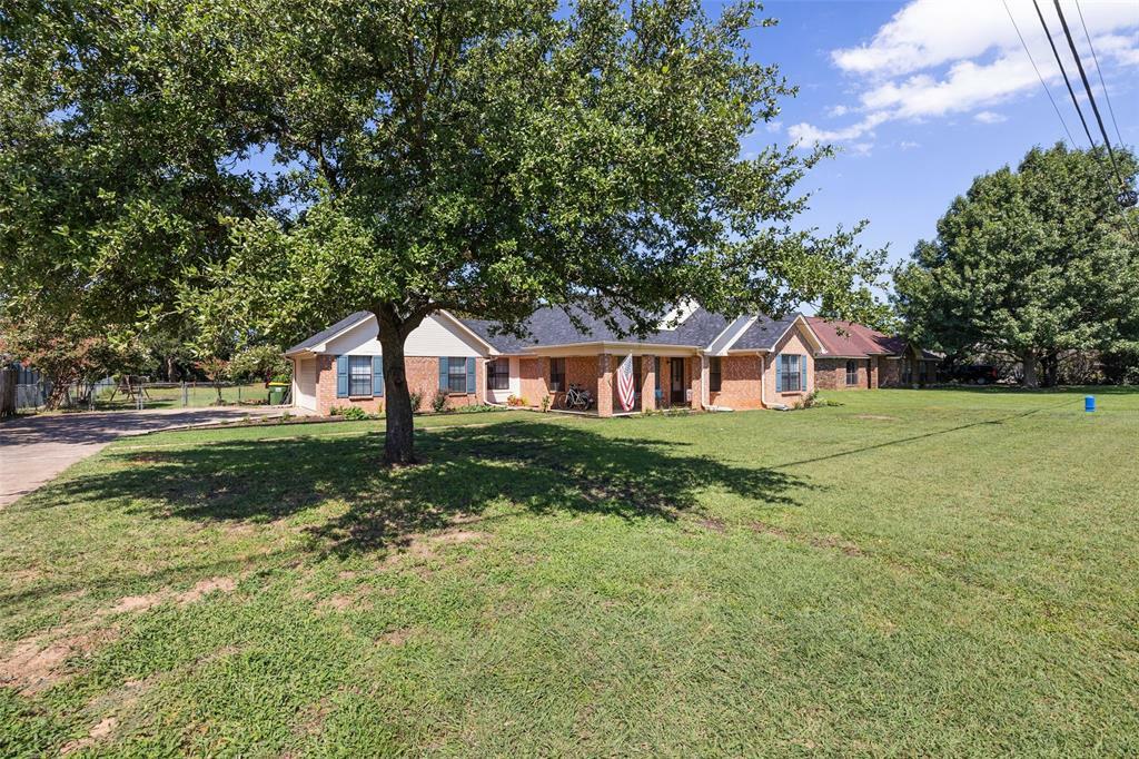 Property Photo:  3910 Country Lane  TX 76048 