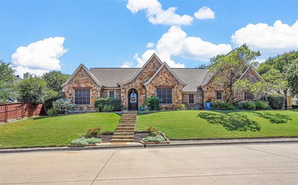 Property Photo:  201 Autumnwood Drive  TX 76008 