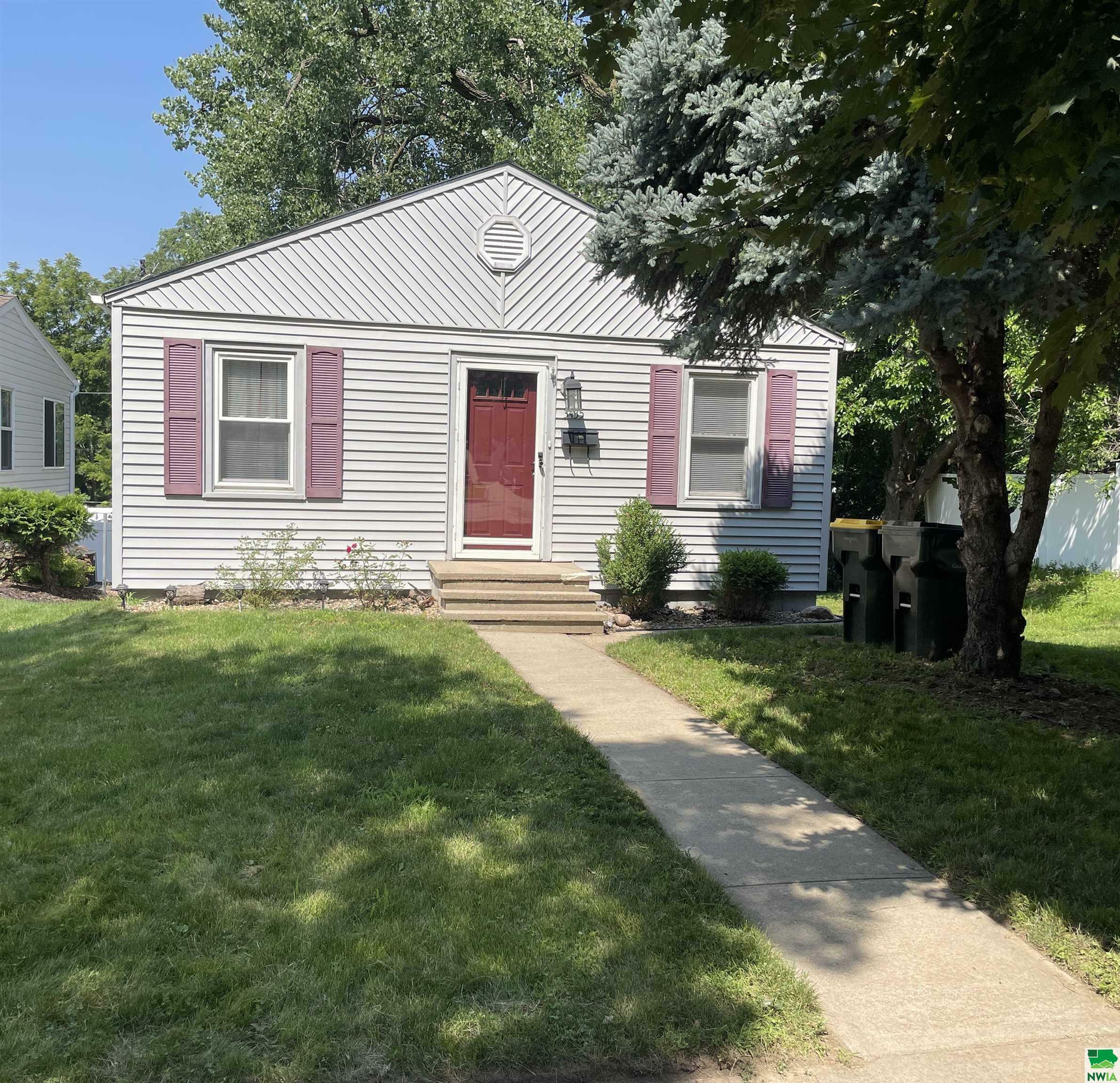 Property Photo:  3435 Jennings St  IA 51104 