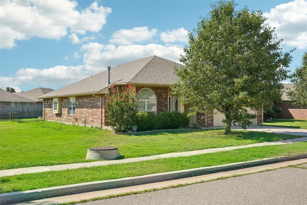 Property Photo:  7908 Woodbend Lane  OK 73135 