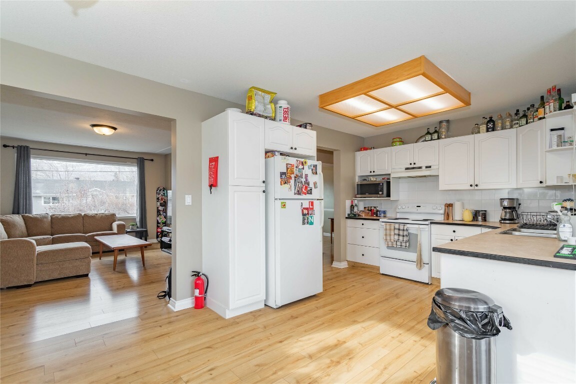 Property Photo:  885 Walrod Street  BC V1Y 2S4 