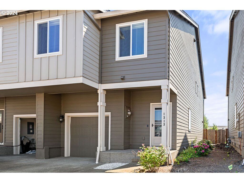 Property Photo: 1313 NE 85th St WA 98665