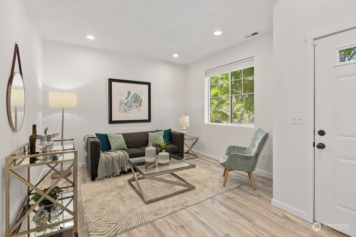 Property Photo: 508 Field Place NE WA 98059