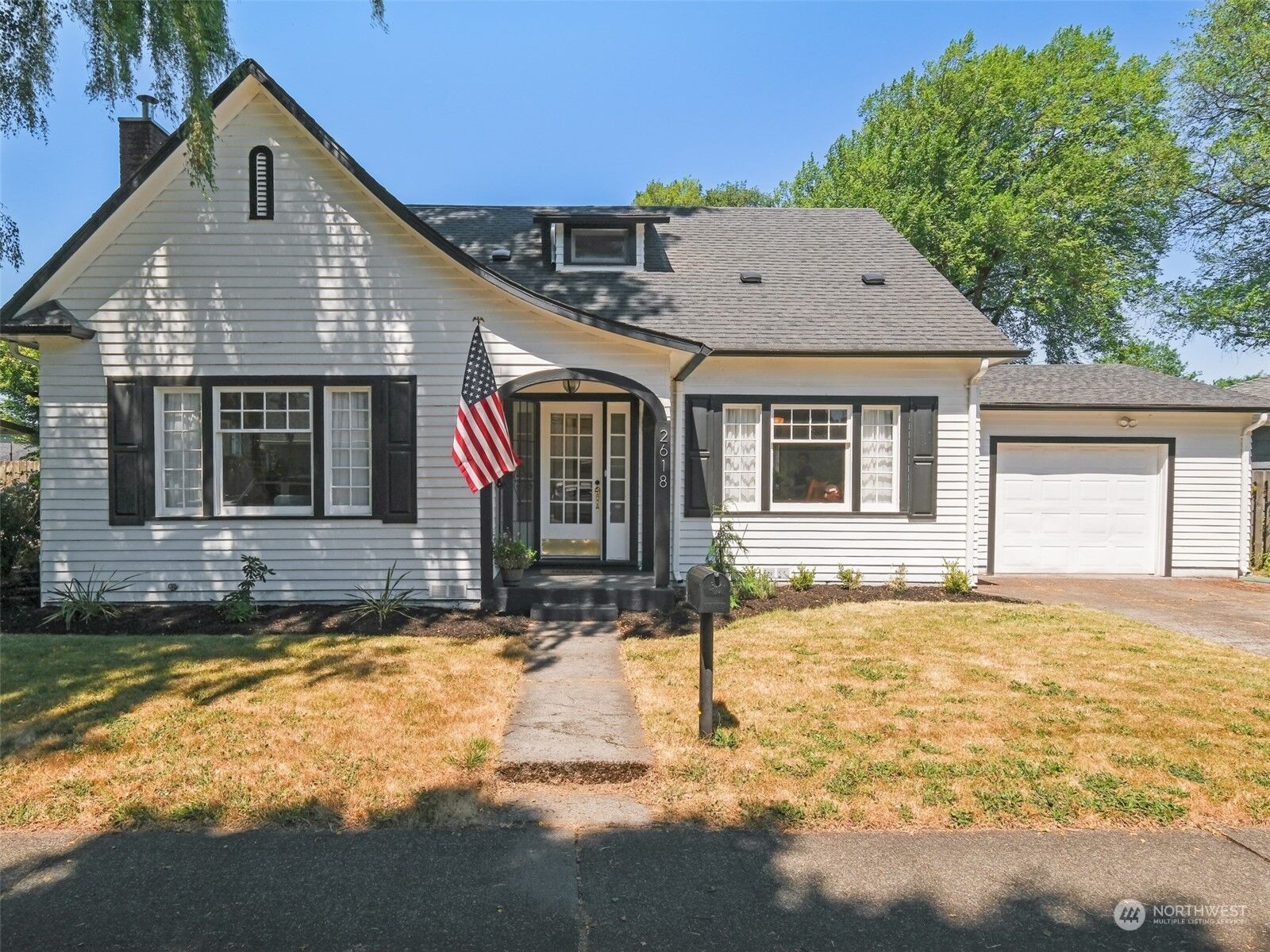 Property Photo: 2618 Fir Street WA 98632