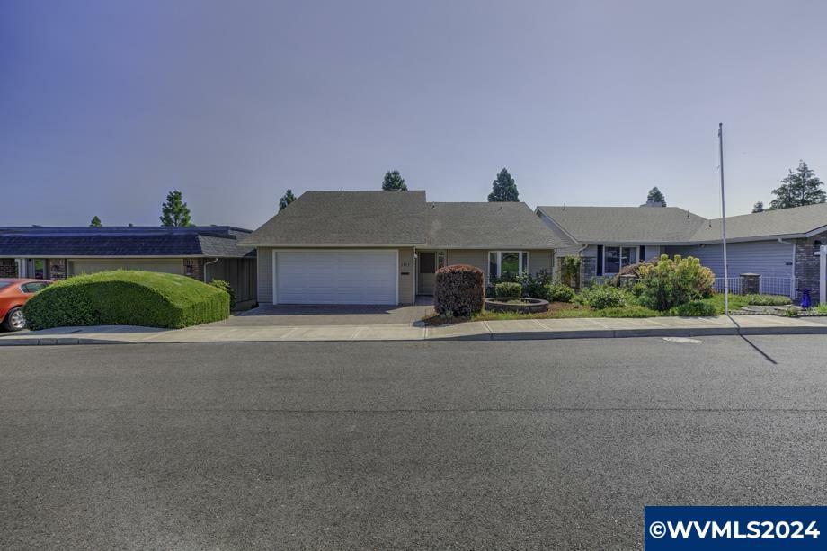 Property Photo:  2952  Winslow Wy NW  OR 97304 