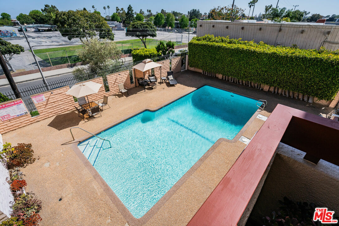 Property Photo:  8001   Redlands St 207  CA 90293 