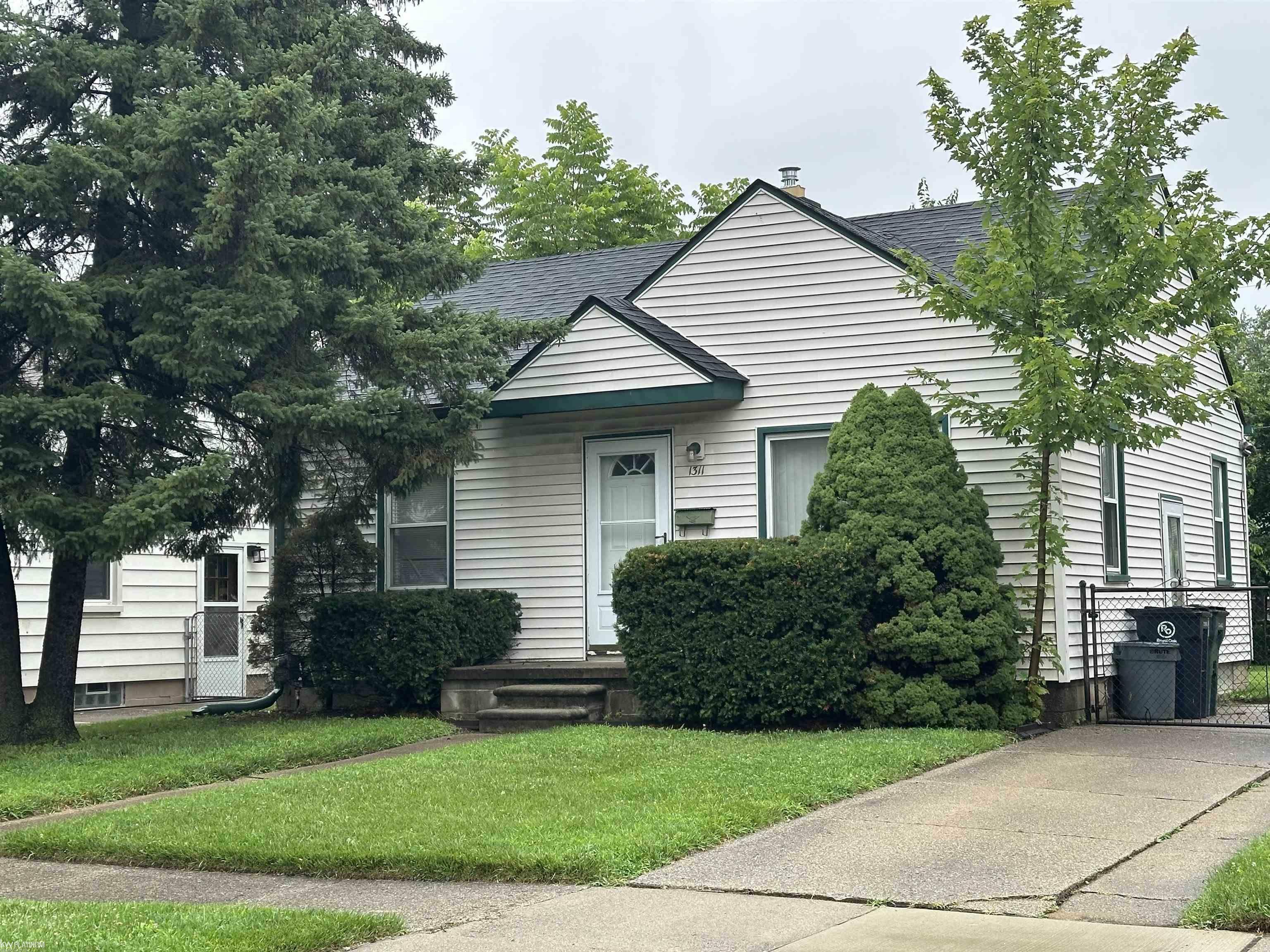 Property Photo:  1311 McLean  MI 48067 