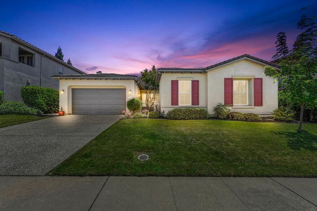Property Photo: 1556 Deer Hollow Way CA 95661