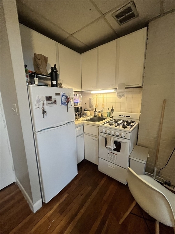 Property Photo:  120 Charles Street 10  MA 02114 