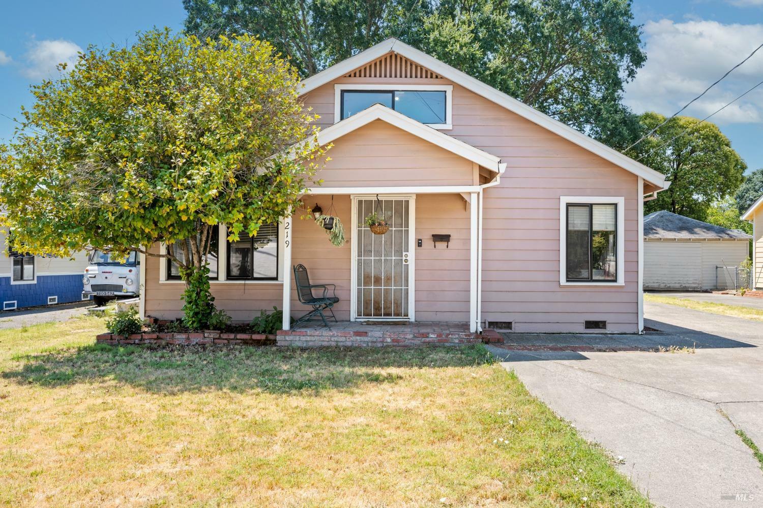 Property Photo:  219 W Gobbi Street  CA 95482 