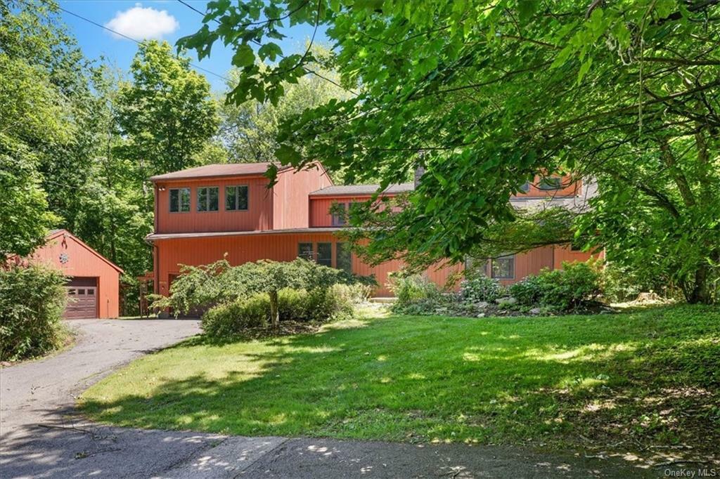 Property Photo:  41 Osseo Park Road  NY 10950 