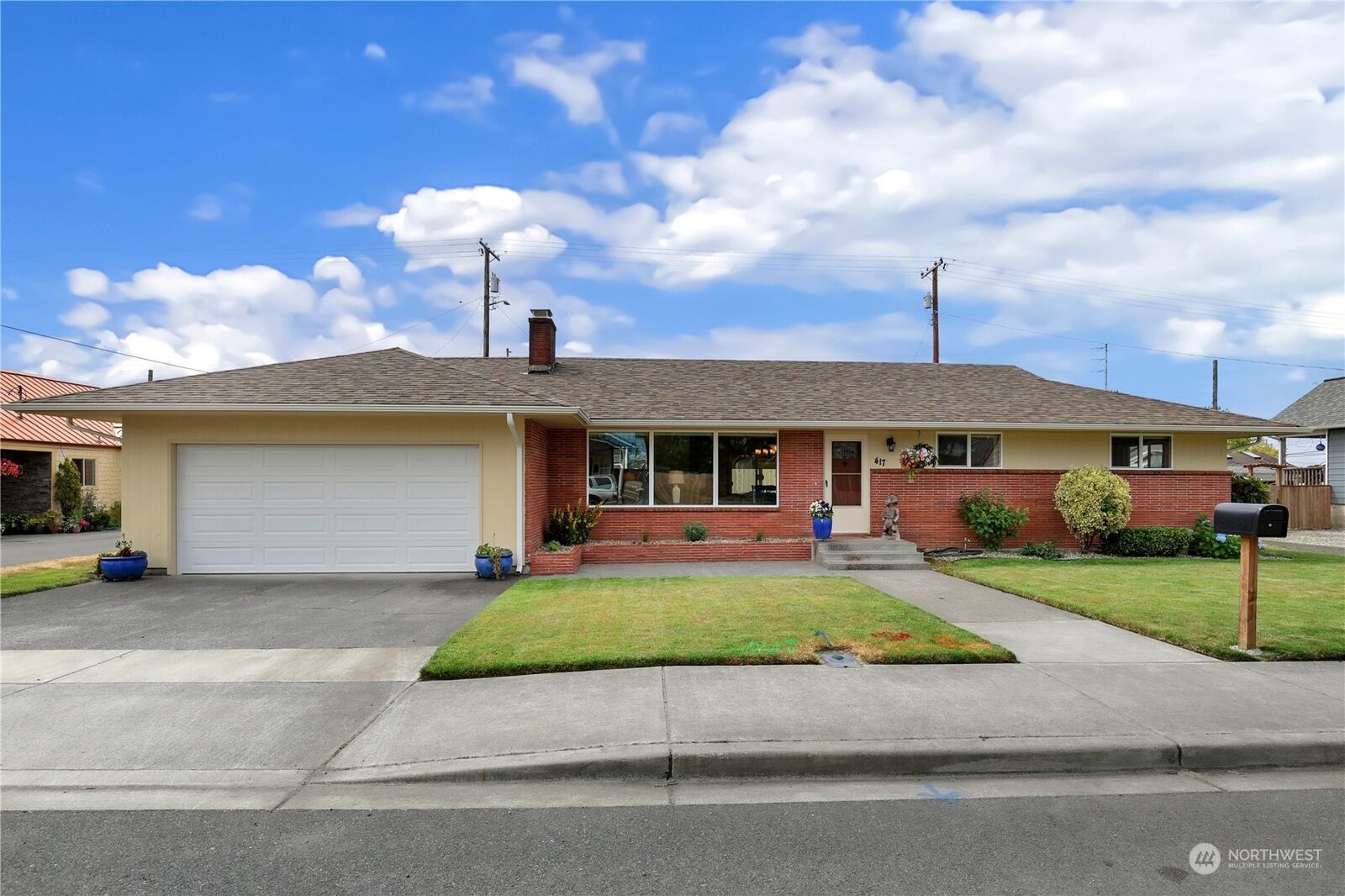 Property Photo: 417 E Crass Court WA 98563