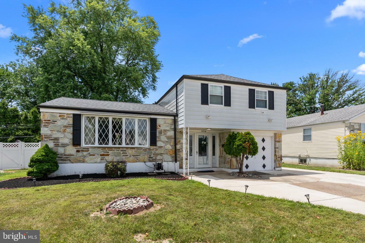 Property Photo: 9718 Glenhope Road PA 19115