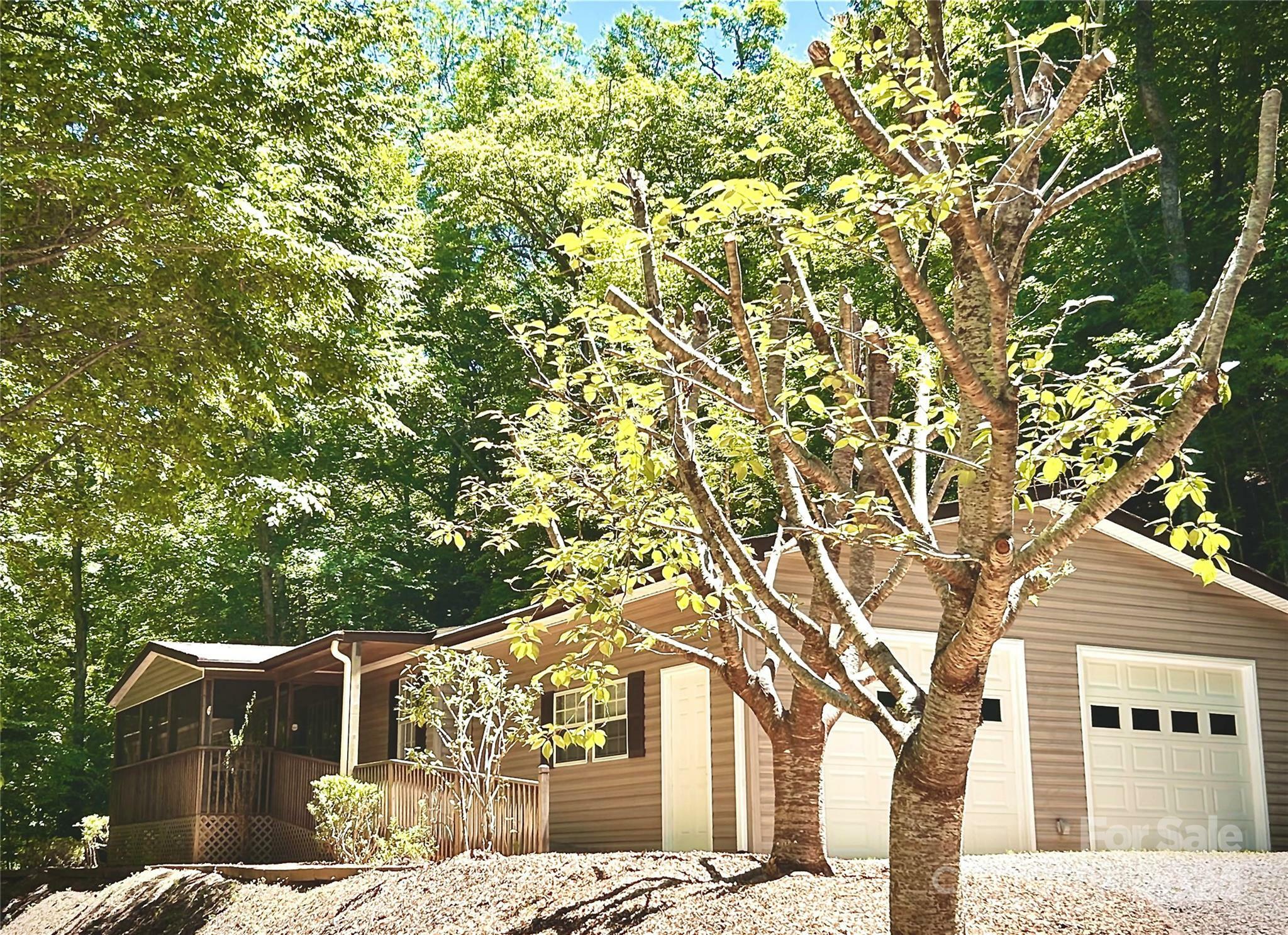 Property Photo:  52 Trimont Lake Estates Road  NC 28734 