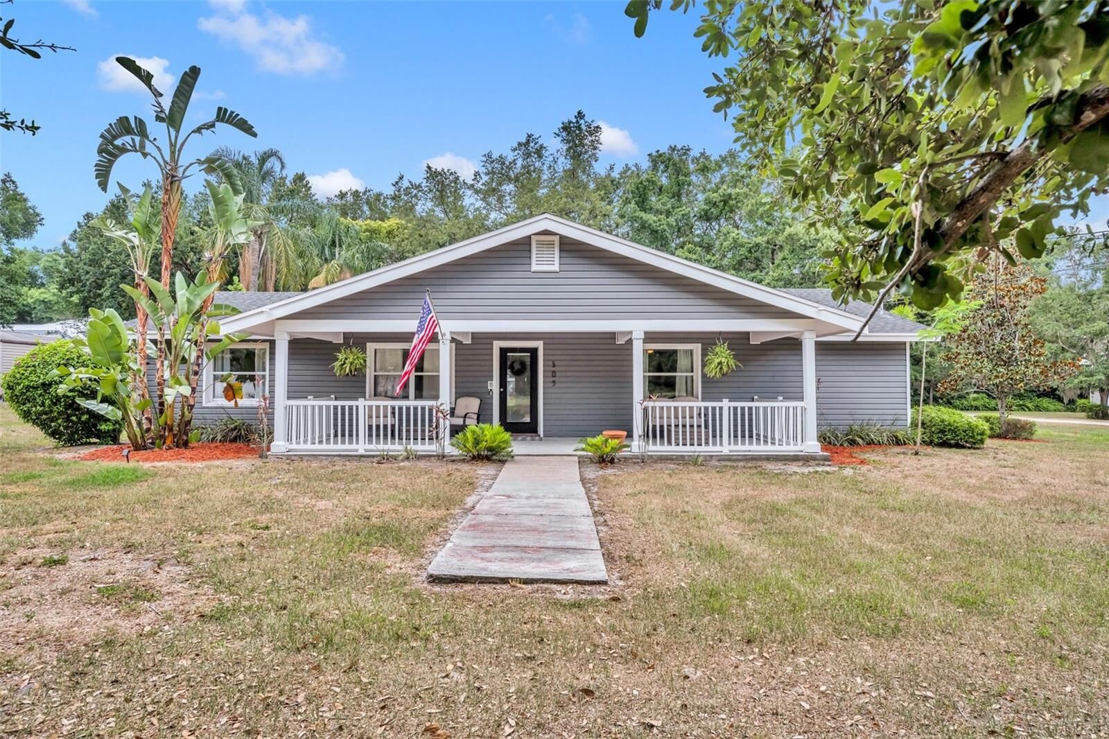Property Photo: 305 Briley Ave FL 34760