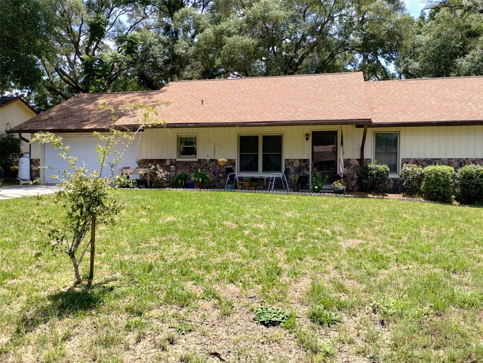 Property Photo:  2560 NE 46th Street  FL 34479 