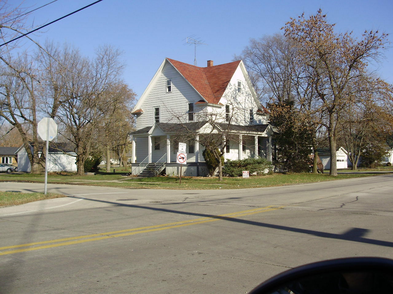 Property Photo:  603 Hale Street  IL 60152 