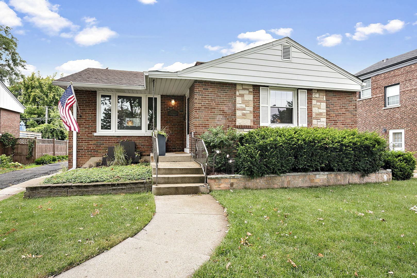 Property Photo:  10062 Drury Lane  IL 60154 