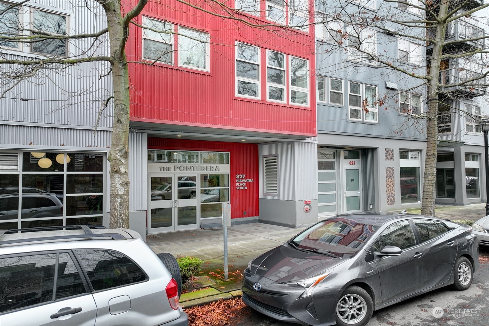 Property Photo: 827 Hiawatha Place S 504 WA 98144