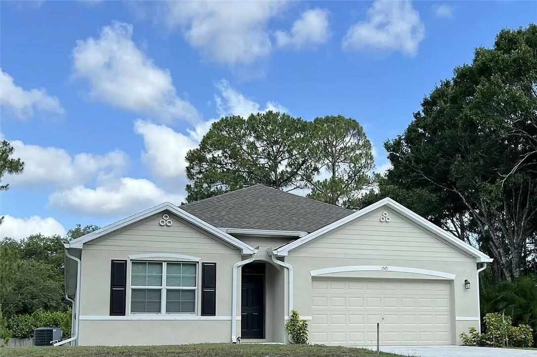 Property Photo:  1571 Clearbrook Street  FL 32958 