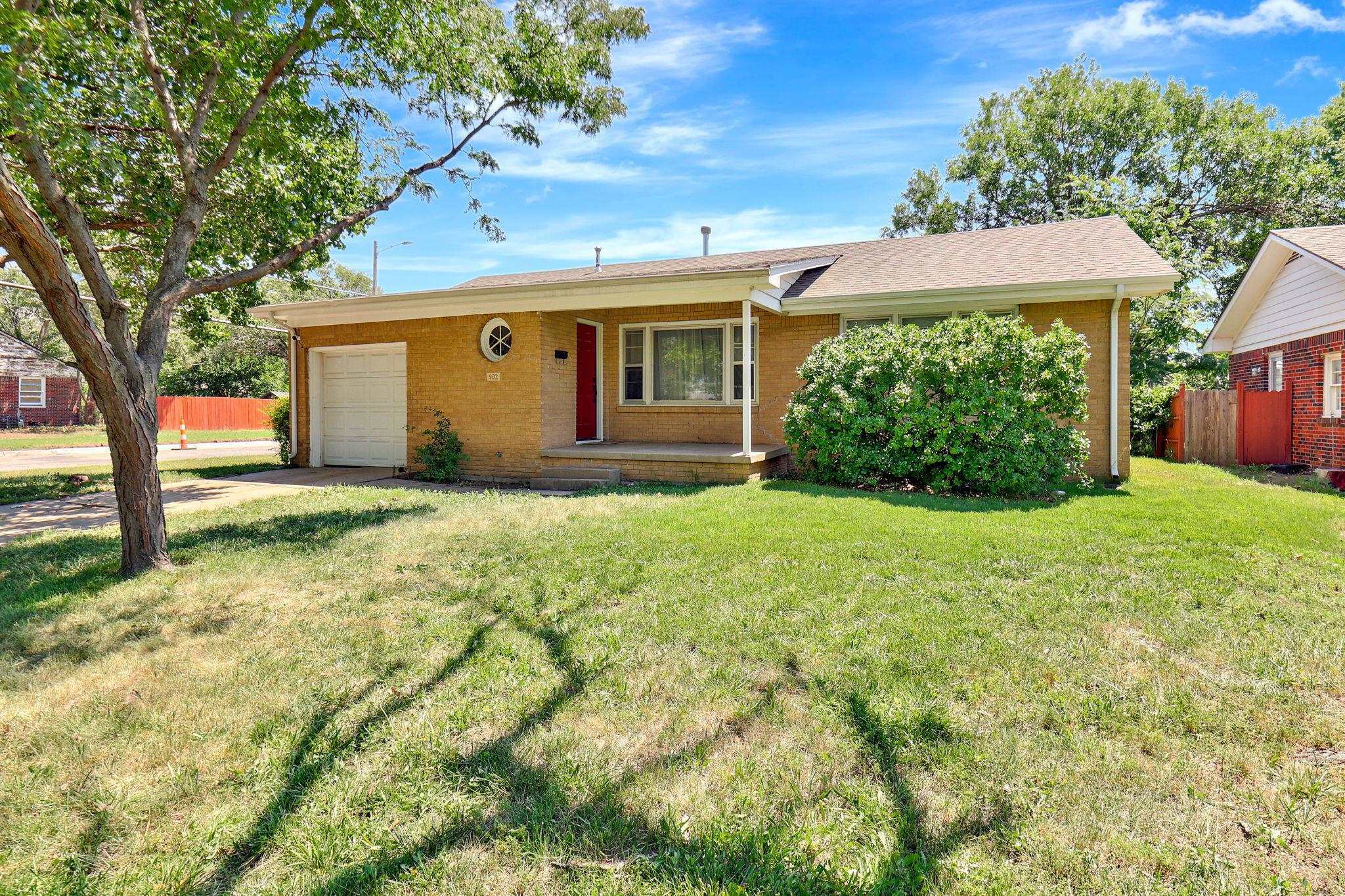 Property Photo:  902 S Drury Ln  KS 67207 