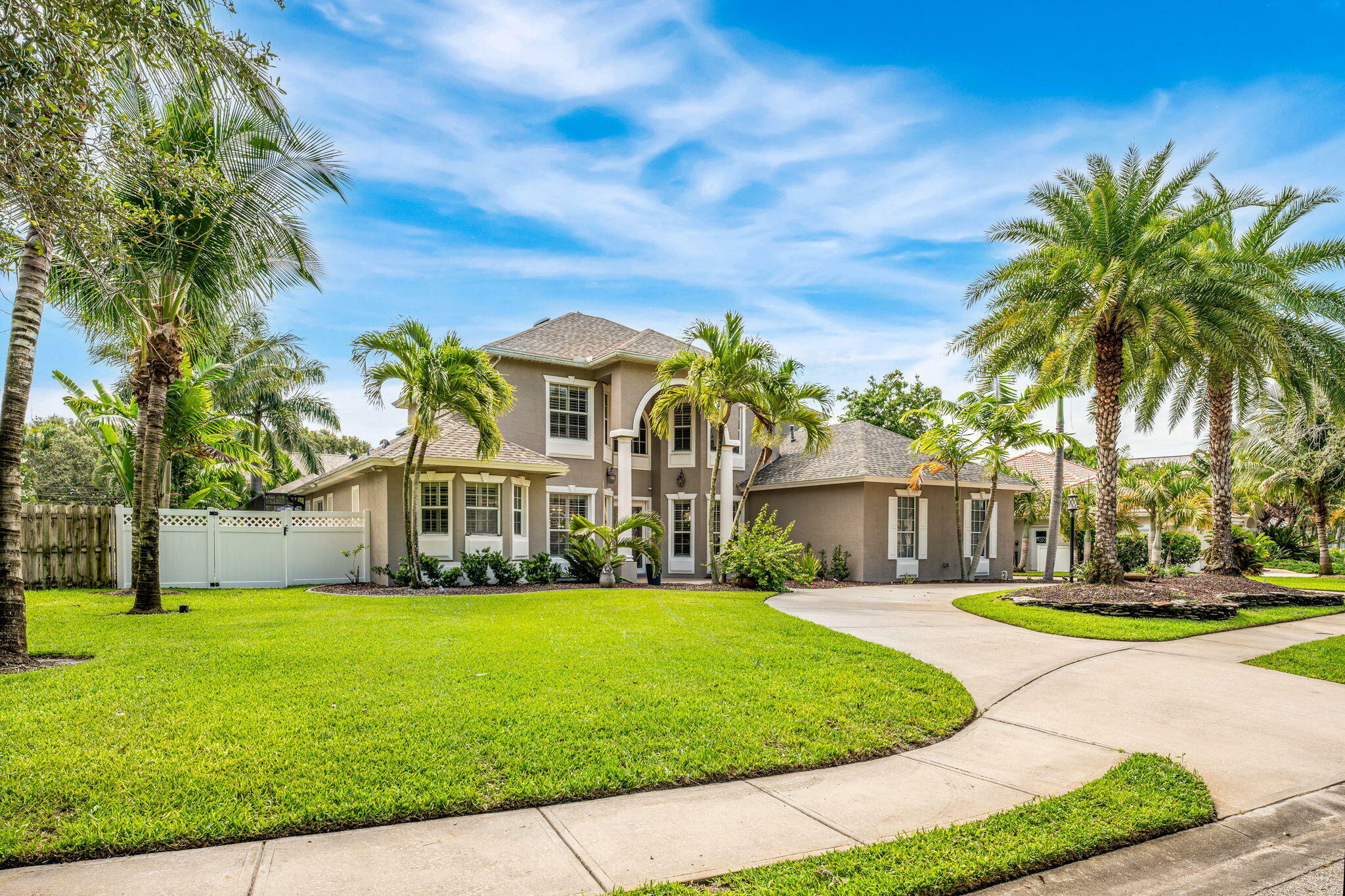 Property Photo:  720 Nightingale Drive  FL 32903 