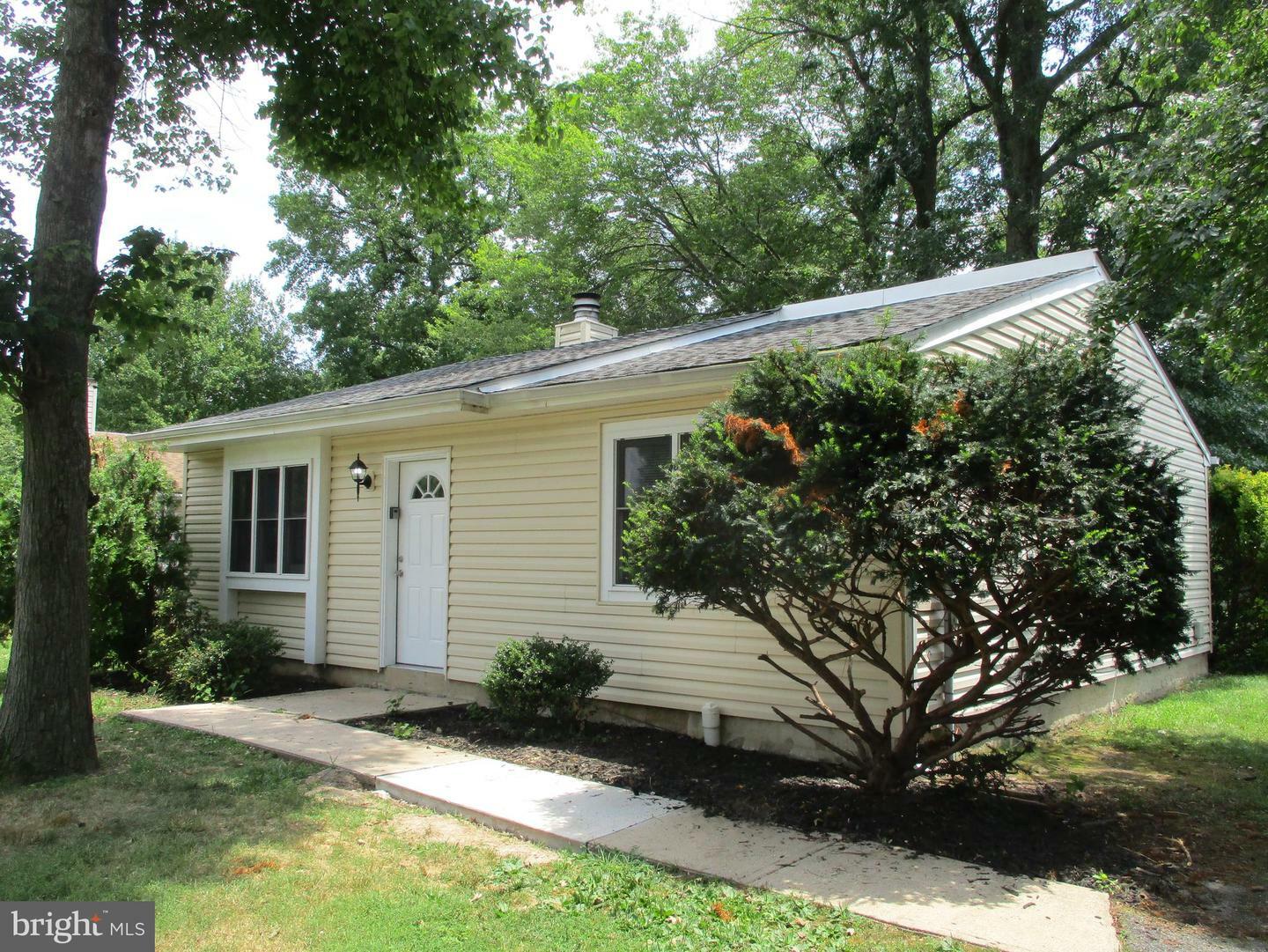 Property Photo:  4 Flute Drive  DE 19713 