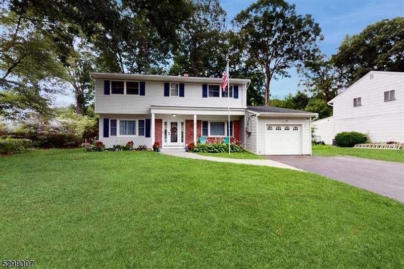 Property Photo:  18 Downstream Dr  NJ 07836 