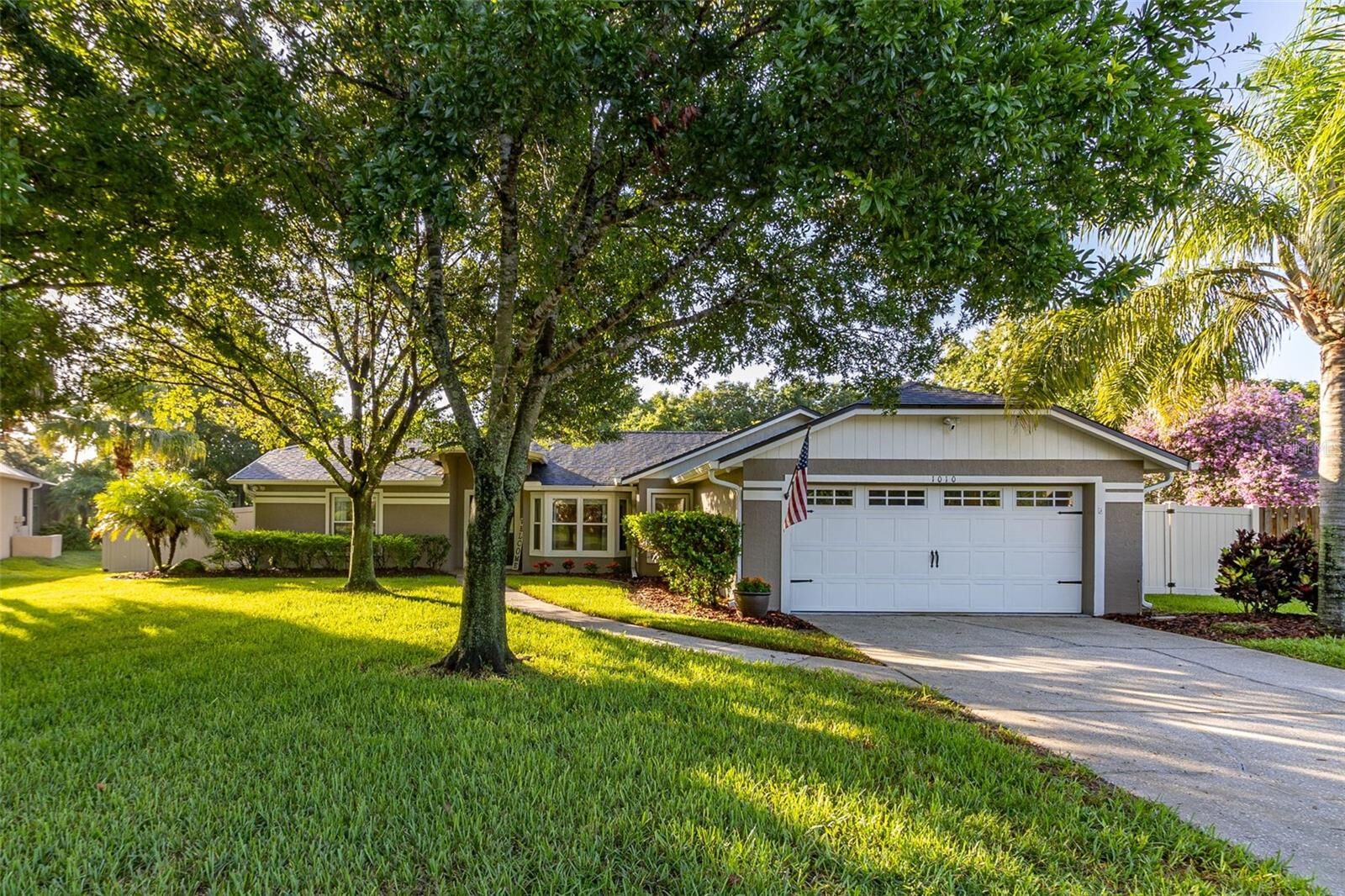 Property Photo:  1010 Lake Rogers Circle  FL 32765 
