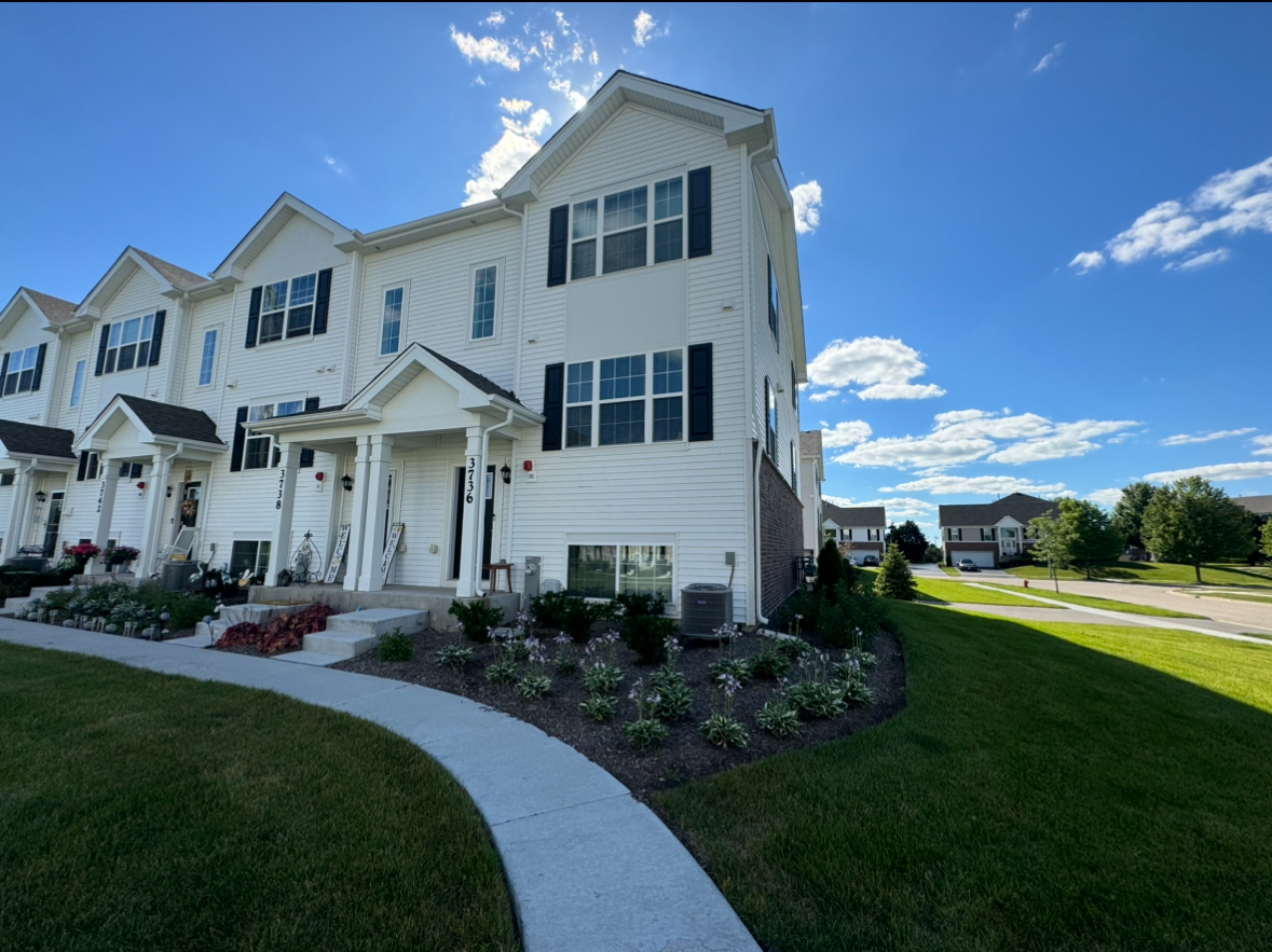 Property Photo:  3736 Bissel Drive  IL 60560 