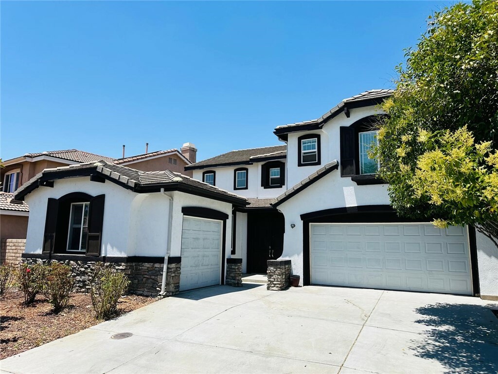 Property Photo:  29271 Meandering Circle  CA 92584 