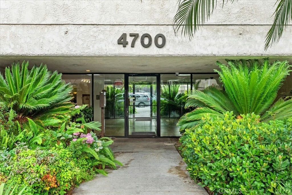 Property Photo:  4700 Natick Avenue 310  CA 91403 