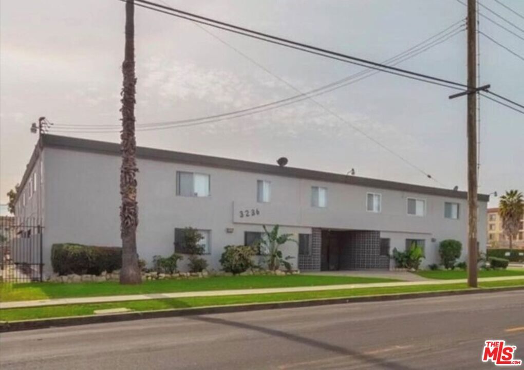 Property Photo: 3236 W 60th Street CA 90043