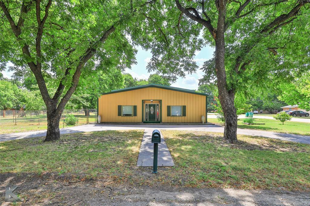 Property Photo:  202 Archer Street  TX 79510 