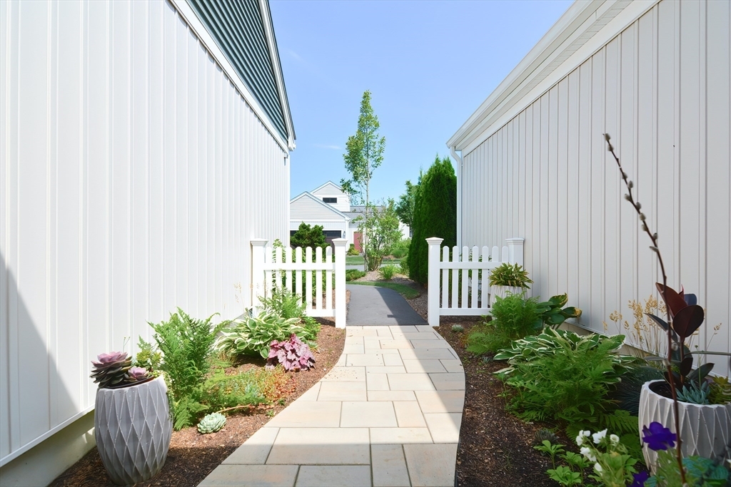 Property Photo: 64 Abbey Rd 64 MA 02090