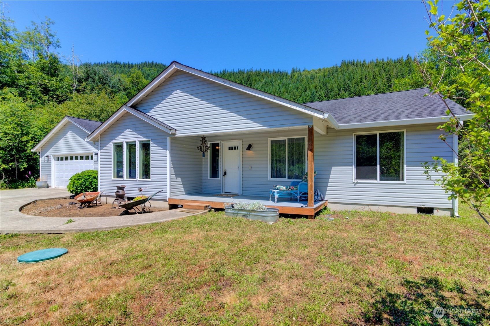 Property Photo:  285  North Valley  WA 98638 