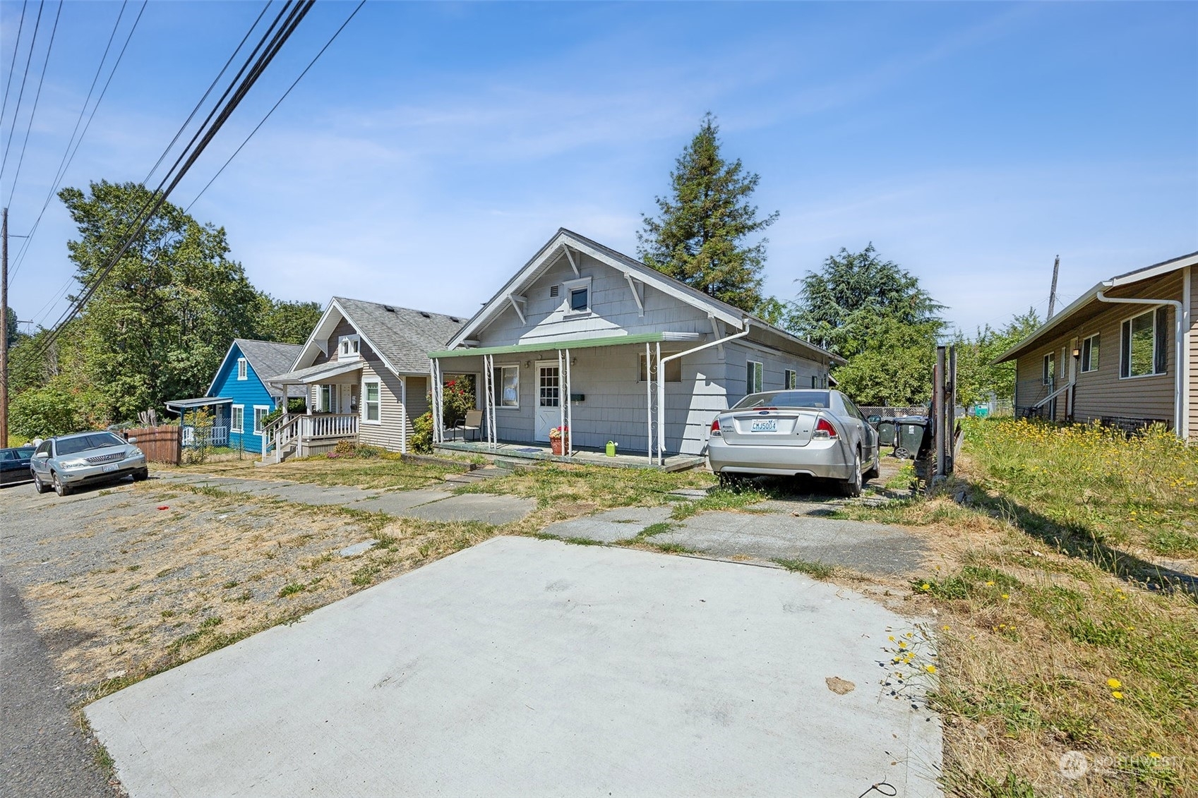 Property Photo:  1835 E Fairbanks Street  WA 98404 