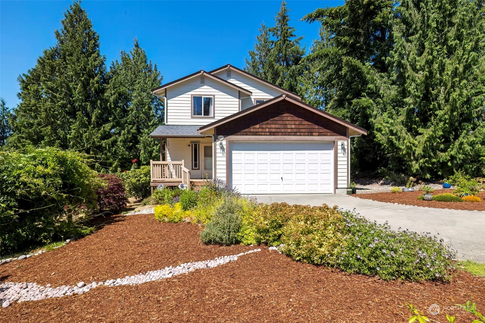 Property Photo:  2824 Nevada Avenue E  WA 98366 