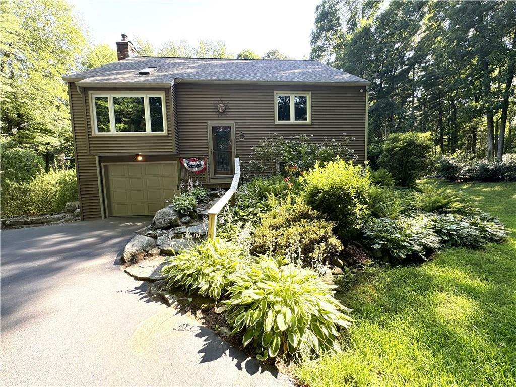 Property Photo:  61 Fanning Lane  RI 02828 