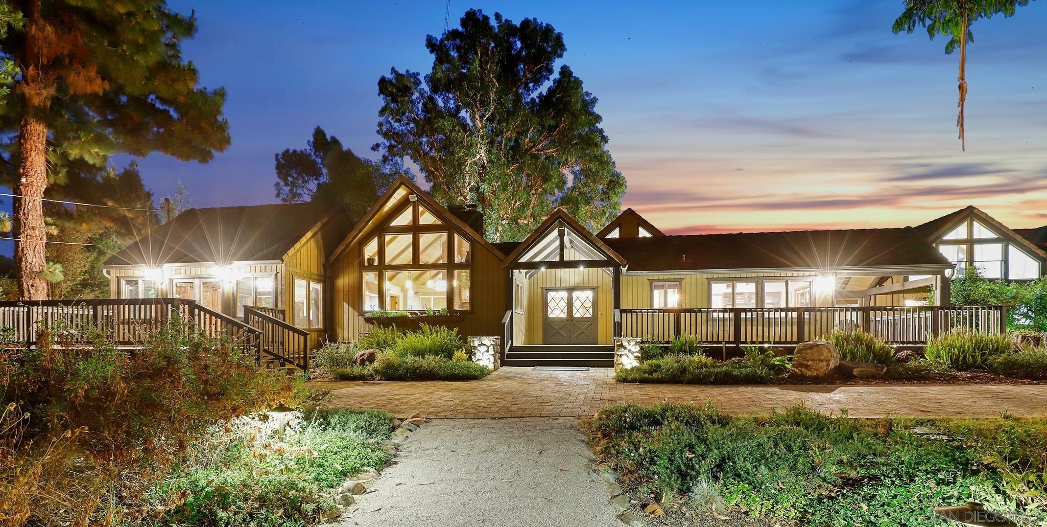 Property Photo: 13031 Via Del Toro CA 92064