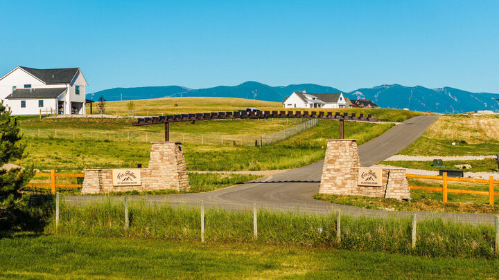 Property Photo:  